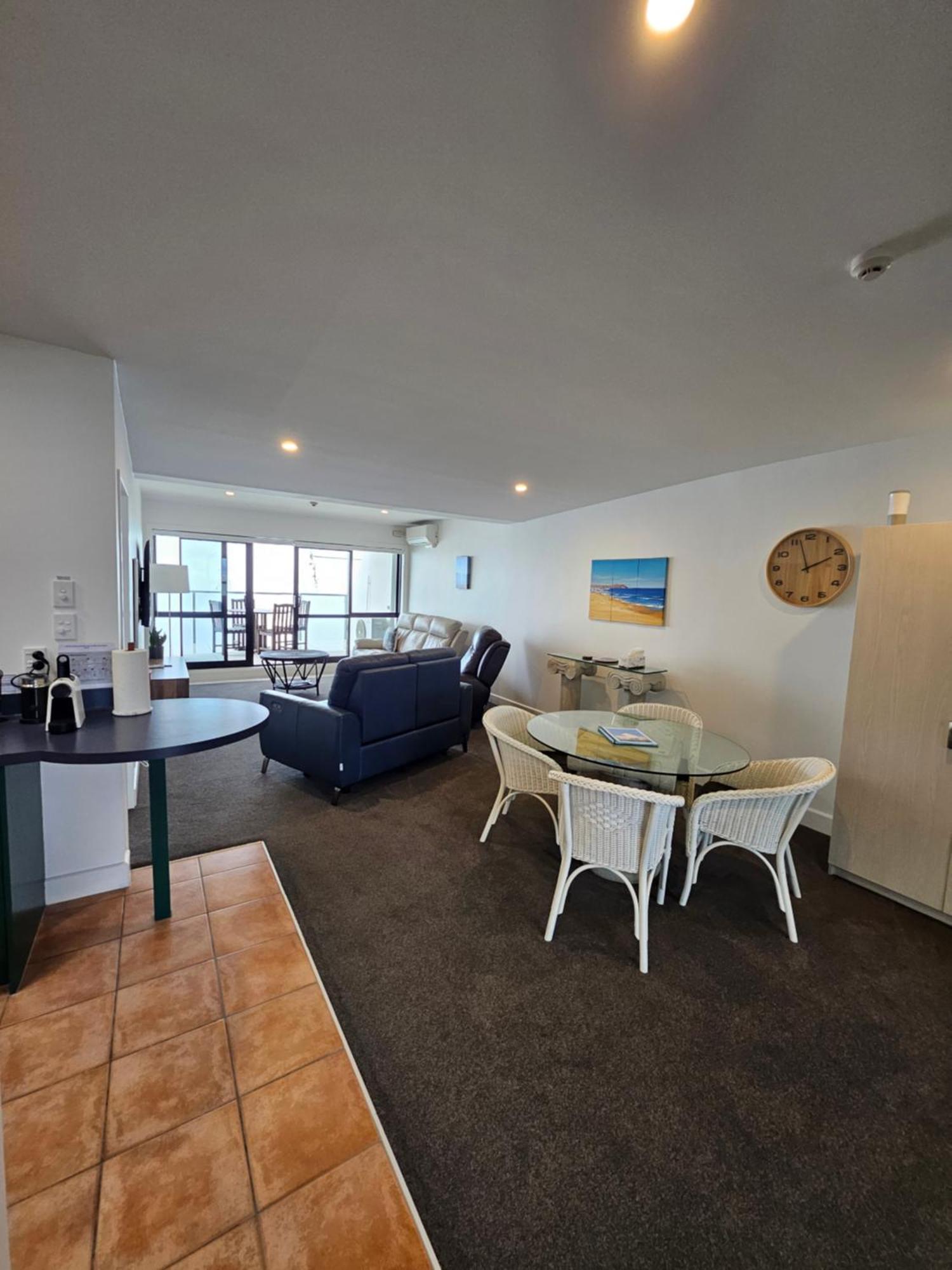 Luxury Beach Escape - 6 Adams Ave Mt Maunganui マウント・マウンガヌイ エクステリア 写真